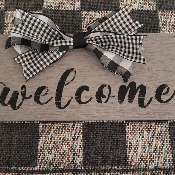 New Farmhouse Welcome Sign Decor Black White Gray Buffalo Plaid - Picture 3 of 4